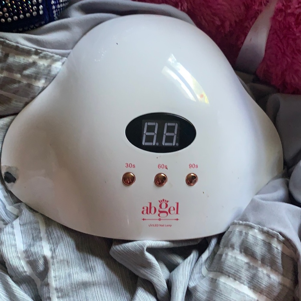 Uv nail drier.